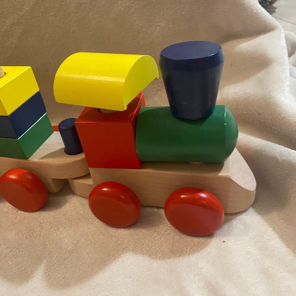 Melissa & Stacking Train - Picture 5 of 7